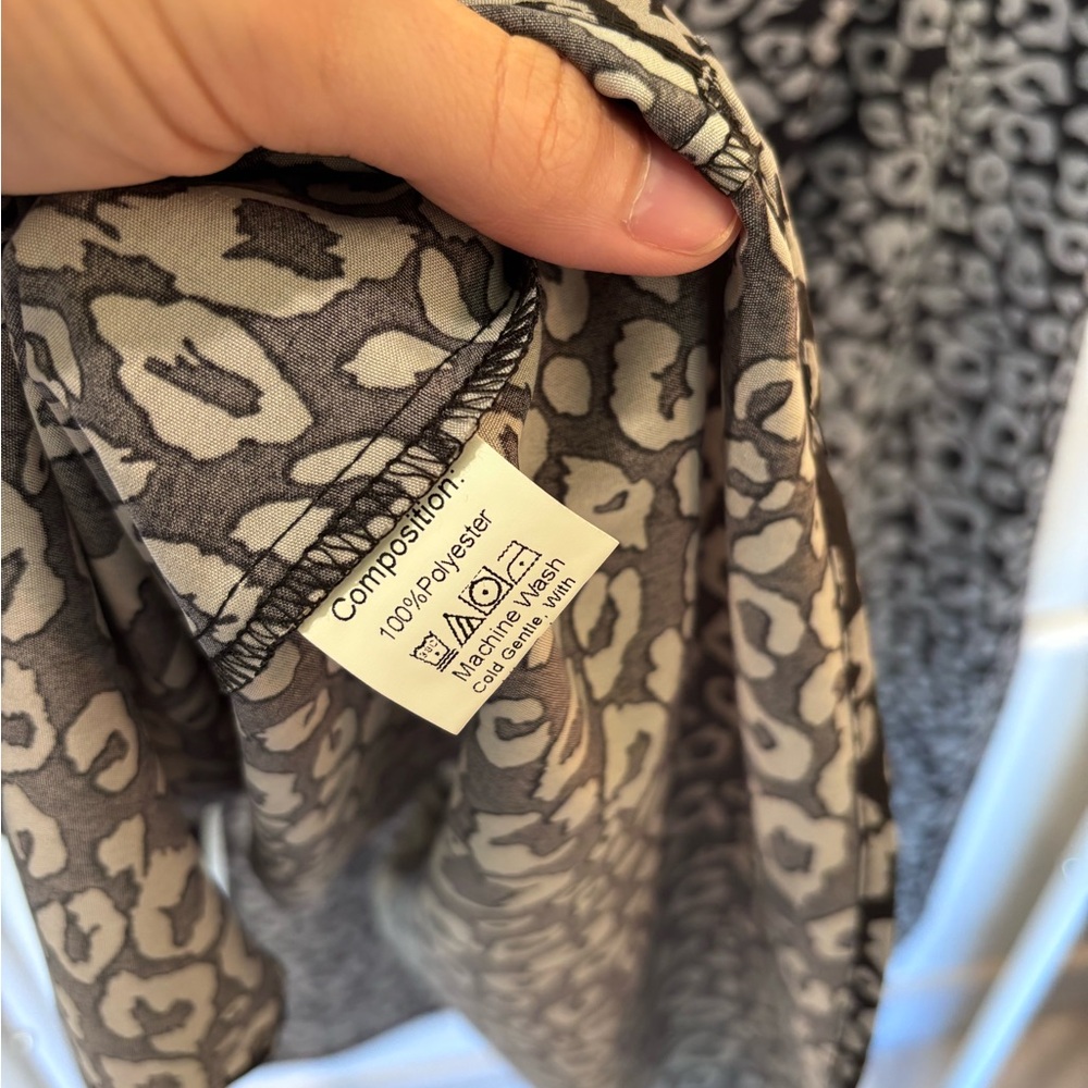 SHEIN Black and Gray Leopard Slit Skirt - Picture 4 of 4